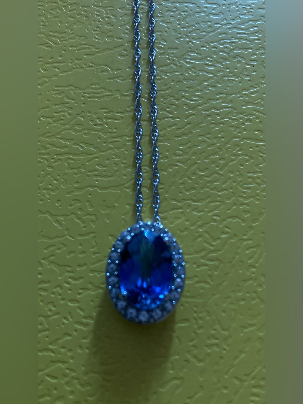 Sterling Silver Chain & SS (925) Elegant Blue Stone Oval Halo Pendant Necklace.